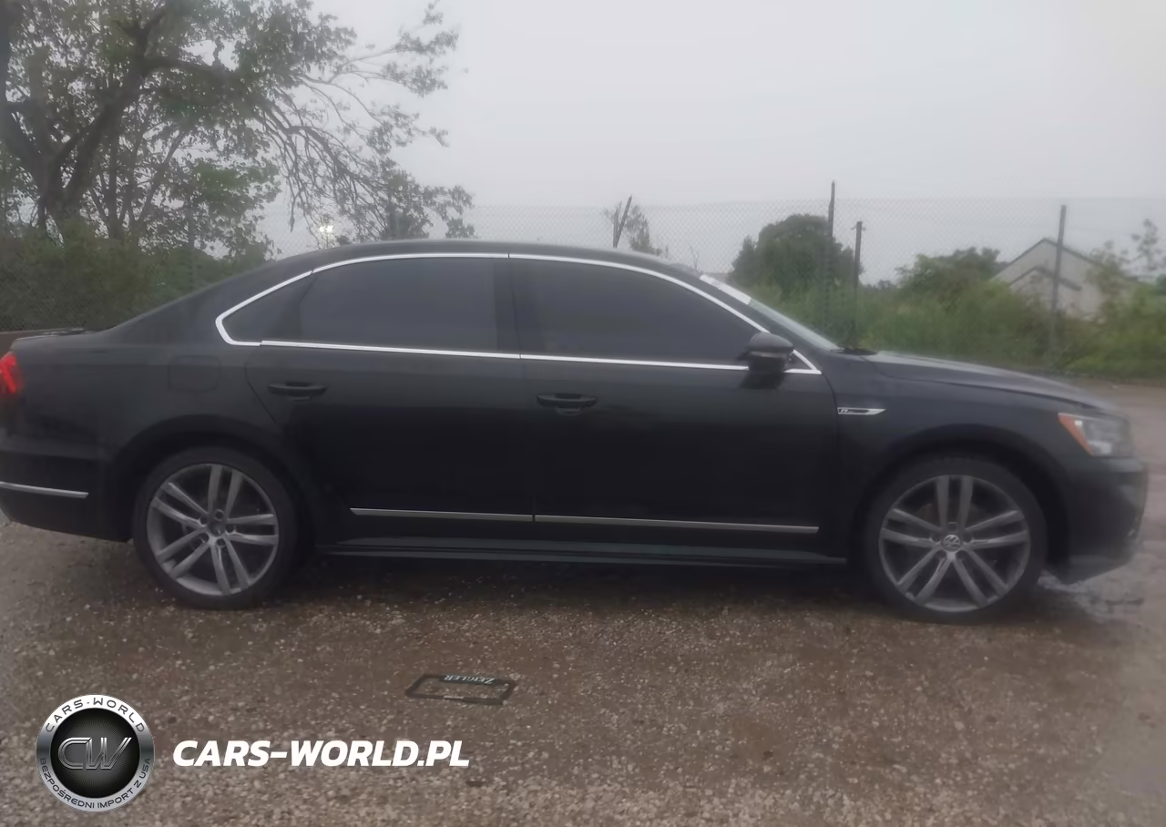 2017 Volkswagen Passat 1.8T R-Line VIN:1VWDT7A3XHC039731 - 13