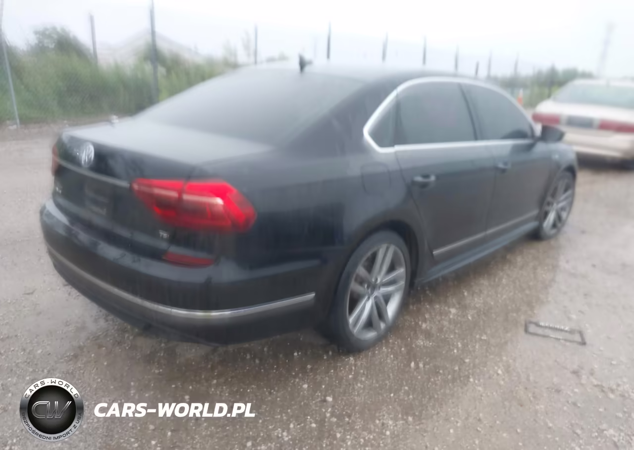 2017 Volkswagen Passat 1.8T R-Line VIN:1VWDT7A3XHC039731 - 4