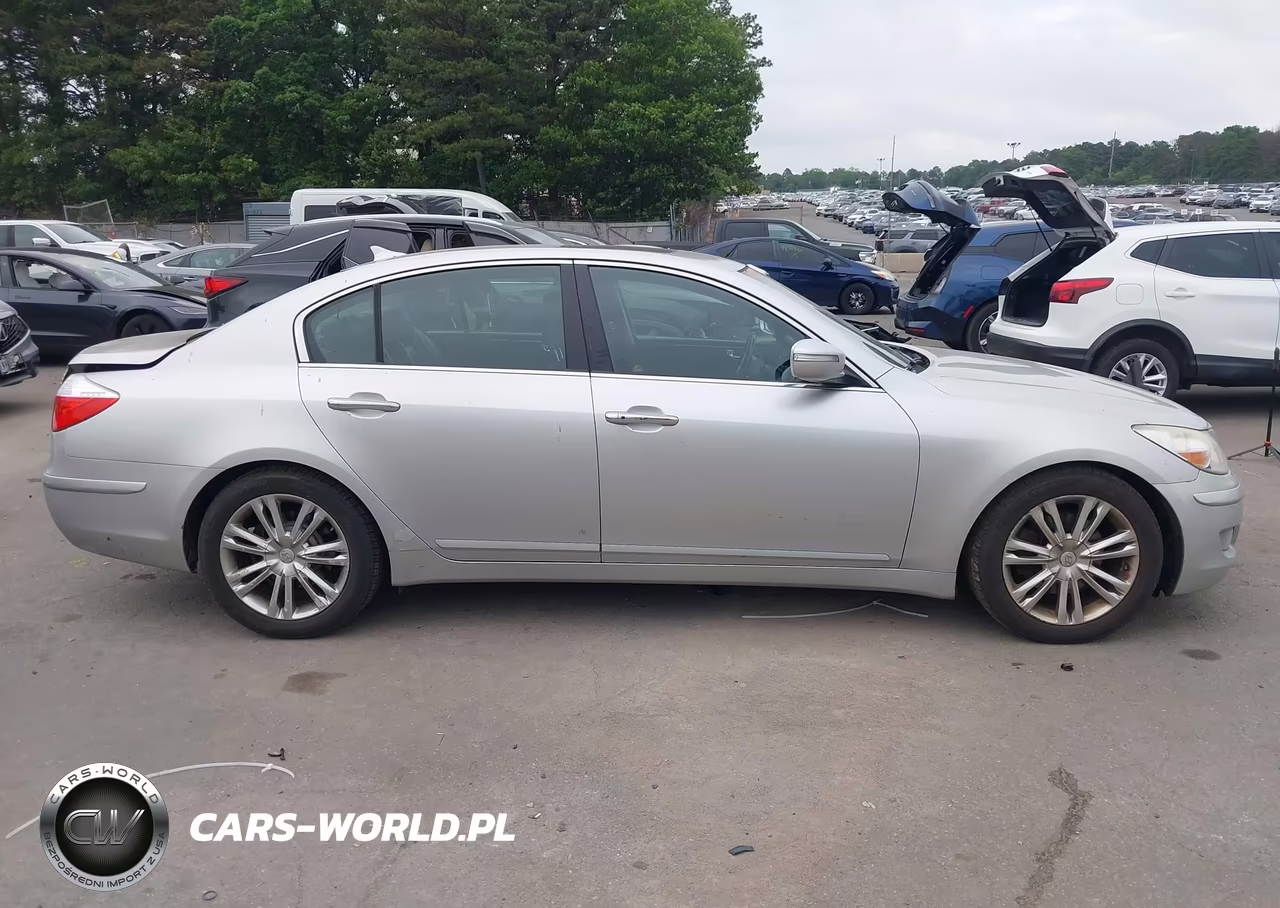 2010 Hyundai Genesis 3.8 VIN:KMHGC4DE6AU099237 - 13