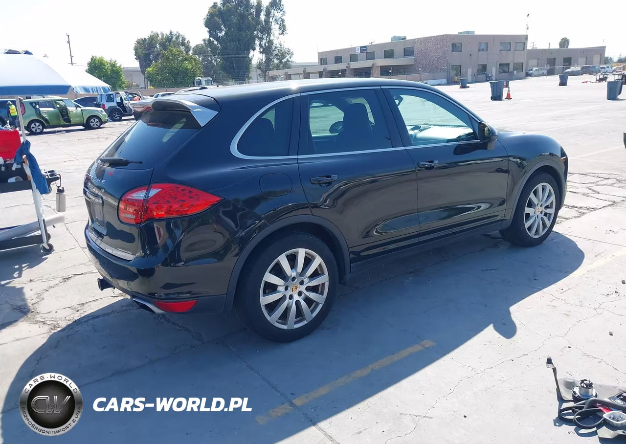 2014 Porsche Cayenne Platinum Edition VIN:WP1AA2A2XELA09726 - 4