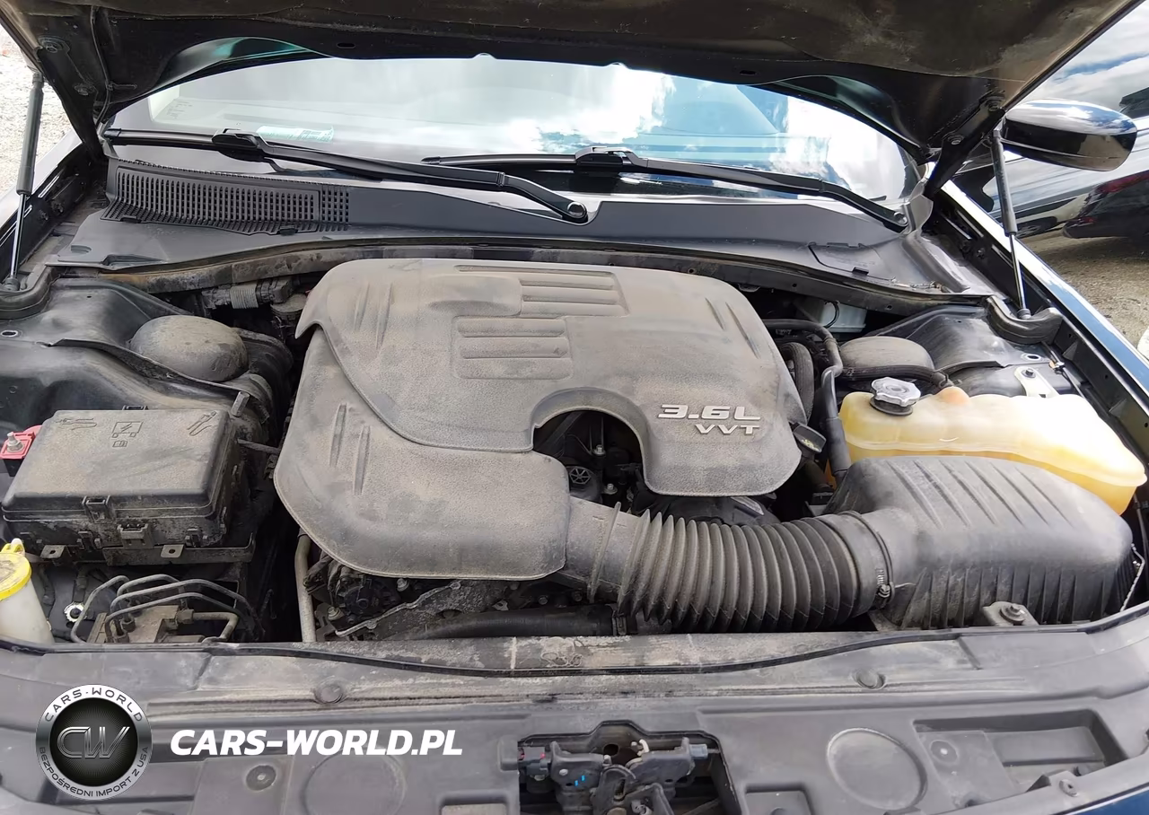 2018 Chrysler 300 Touring VIN:2C3CCAAG3JH281945 - 10