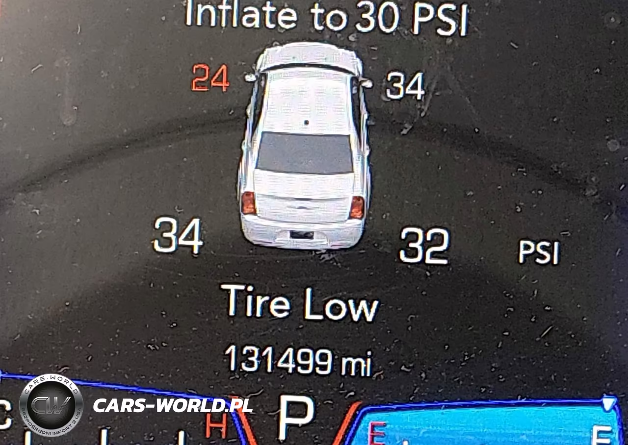 2018 Chrysler 300 Touring VIN:2C3CCAAG3JH281945 - 15