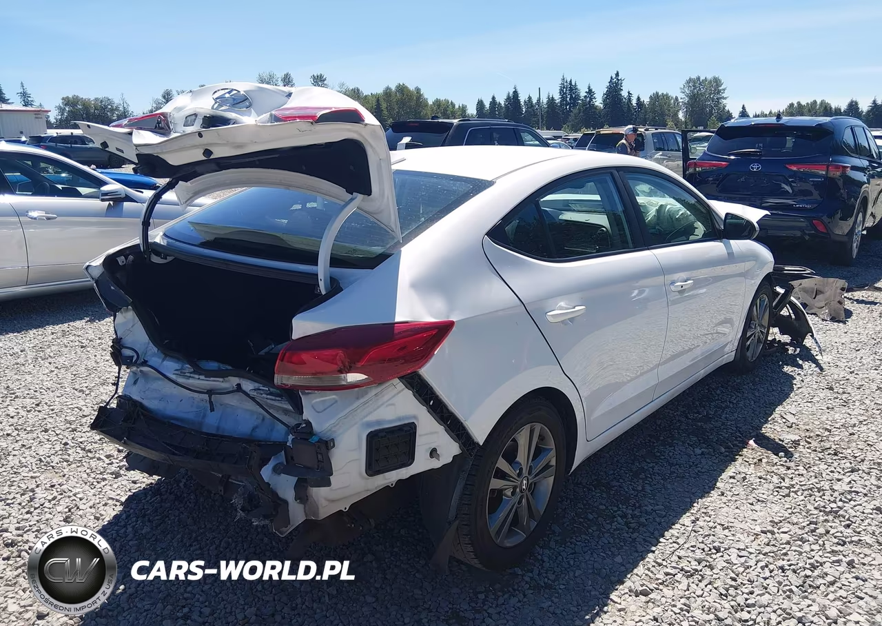 2018 Hyundai Elantra Value Edition VIN:5NPD84LF4JH242358 - 4