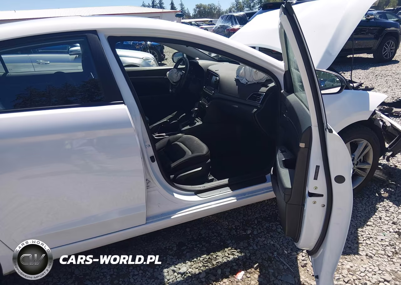 2018 Hyundai Elantra Value Edition VIN:5NPD84LF4JH242358 - 5