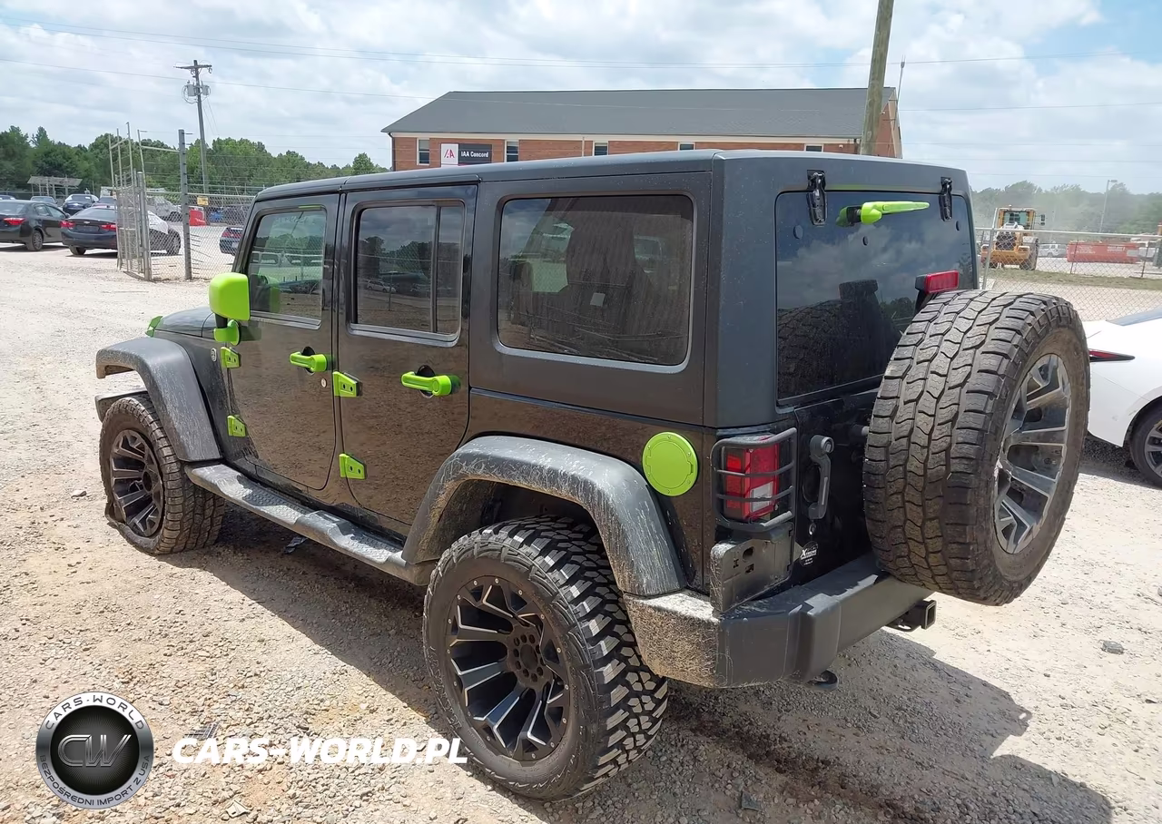 2014 Jeep Wrangler Unlimited Sport VIN:1C4BJWDG1EL162340 - 3