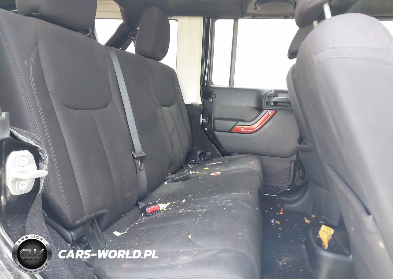 2014 Jeep Wrangler Unlimited Sport VIN:1C4BJWDG1EL162340 - 8