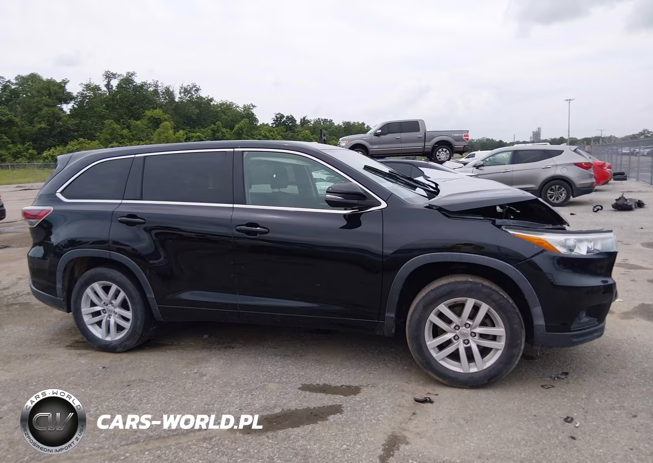 2015 Toyota Highlander Le V6 VIN:5TDZKRFH3FS064008 - 13