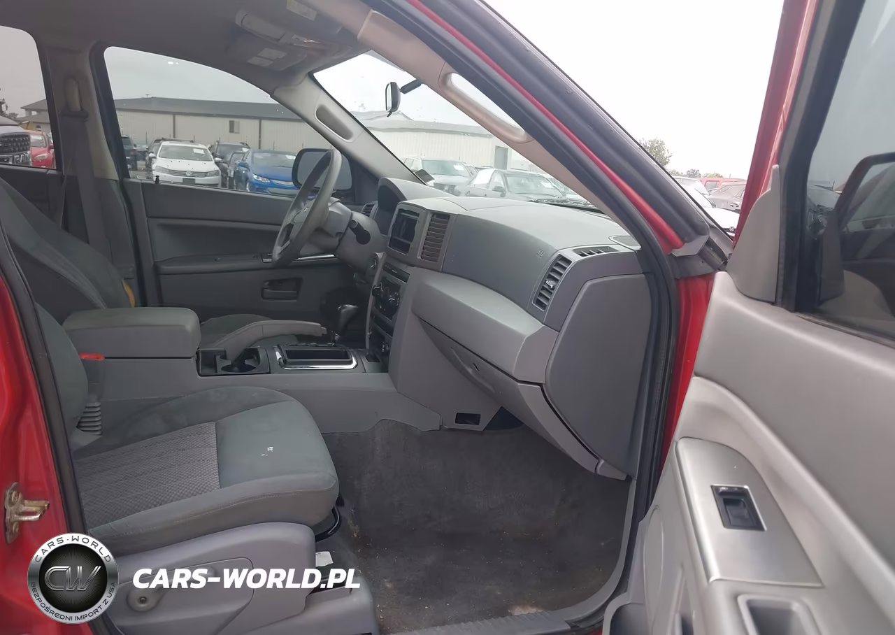 2005 Jeep Grand Cherokee Laredo VIN:1J4GR48K75C627361 - 5