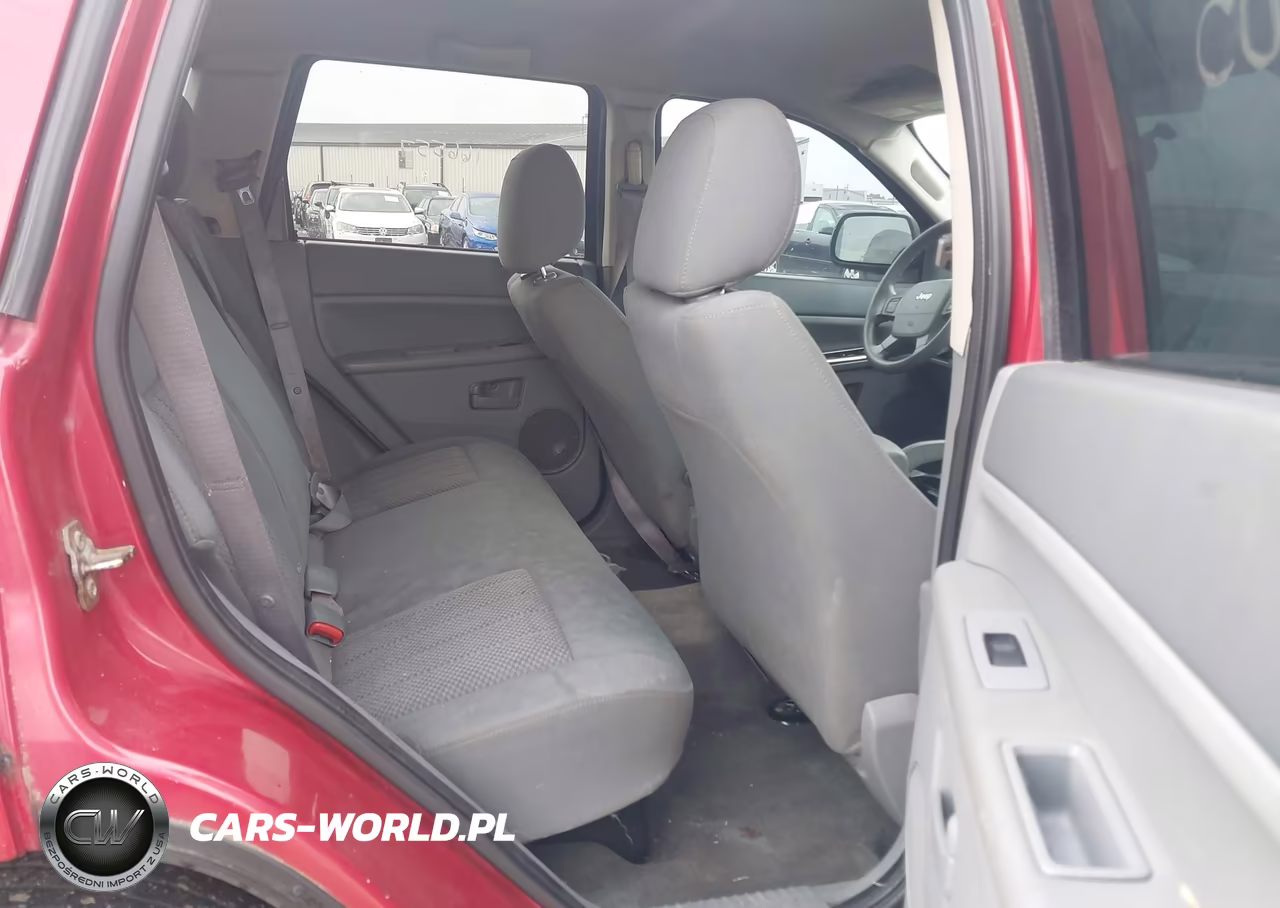 2005 Jeep Grand Cherokee Laredo VIN:1J4GR48K75C627361 - 8