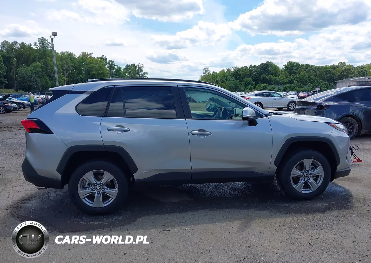 2025 Toyota Rav4 Hybrid Xle VIN:JTMRWRFV7SJ078513 - 13