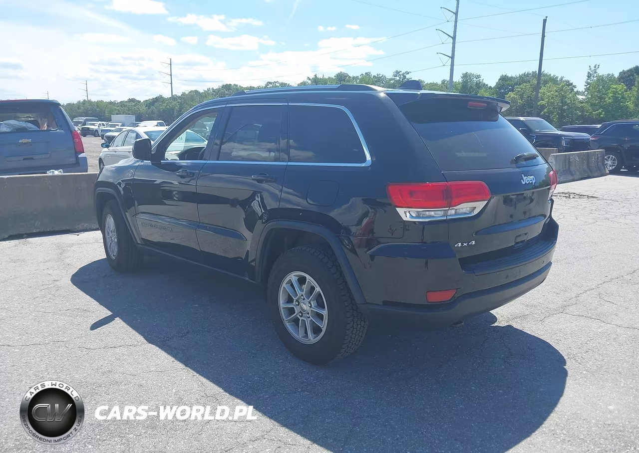 2019 Jeep Grand Cherokee Laredo E 4X4 VIN:1C4RJFAG8KC754249 - 3