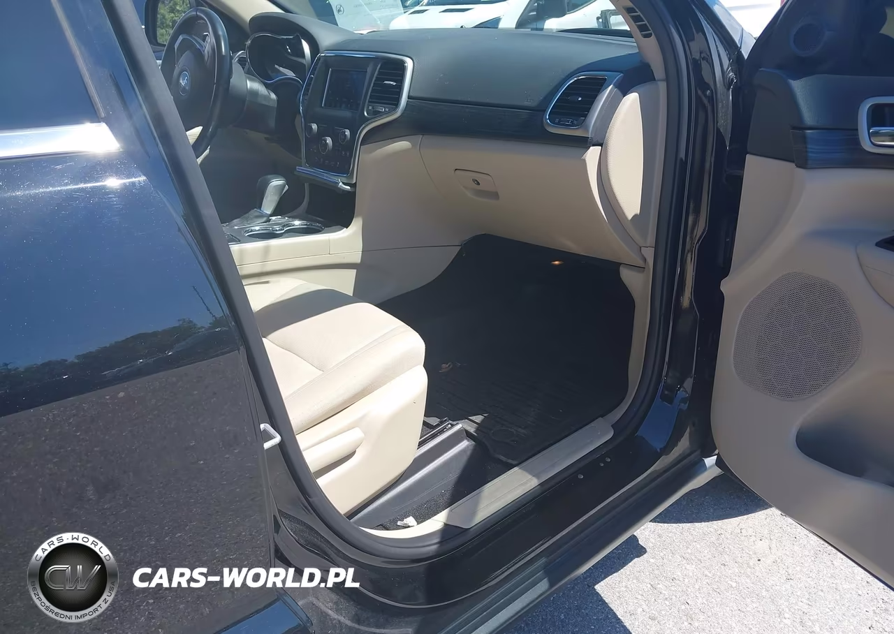 2019 Jeep Grand Cherokee Laredo E 4X4 VIN:1C4RJFAG8KC754249 - 5