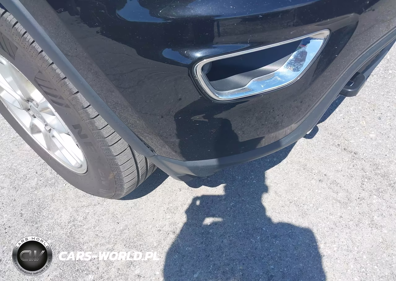 2019 Jeep Grand Cherokee Laredo E 4X4 VIN:1C4RJFAG8KC754249 - 6