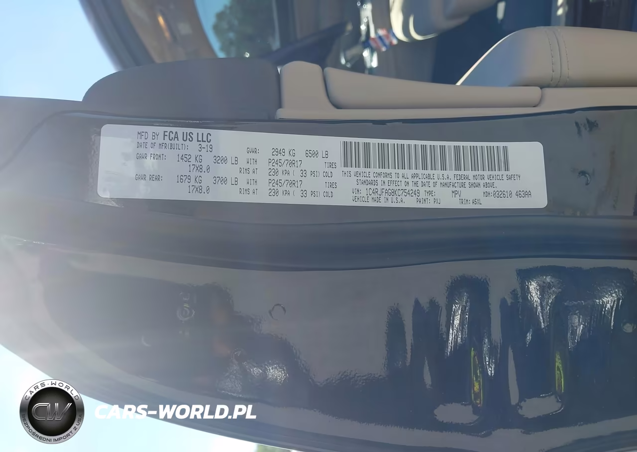 2019 Jeep Grand Cherokee Laredo E 4X4 VIN:1C4RJFAG8KC754249 - 9