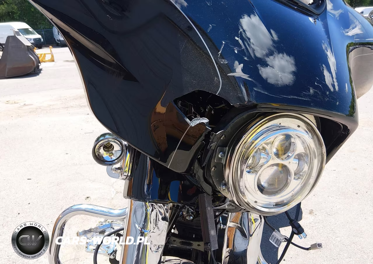 2015 Harley-Davidson Flhxs Street Glide Special VIN:1HD1KRM12FB700054 - 16