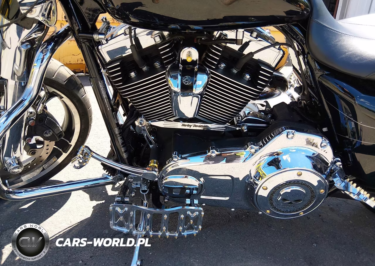 2015 Harley-Davidson Flhxs Street Glide Special VIN:1HD1KRM12FB700054 - 9