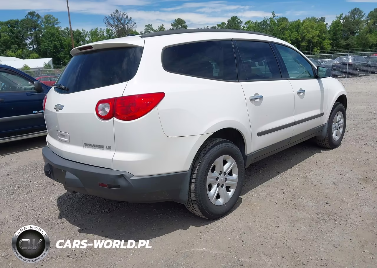 2011 Chevrolet Traverse Ls VIN:1GNKREED9BJ158333 - 4