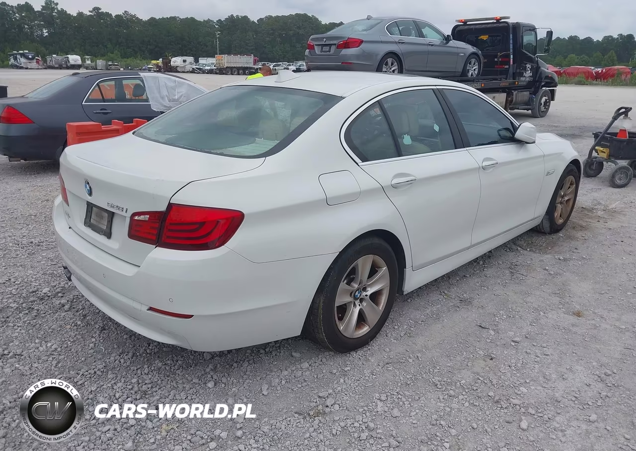 2012 BMW 528I VIN:WBAXG5C56CDX04230 - 4