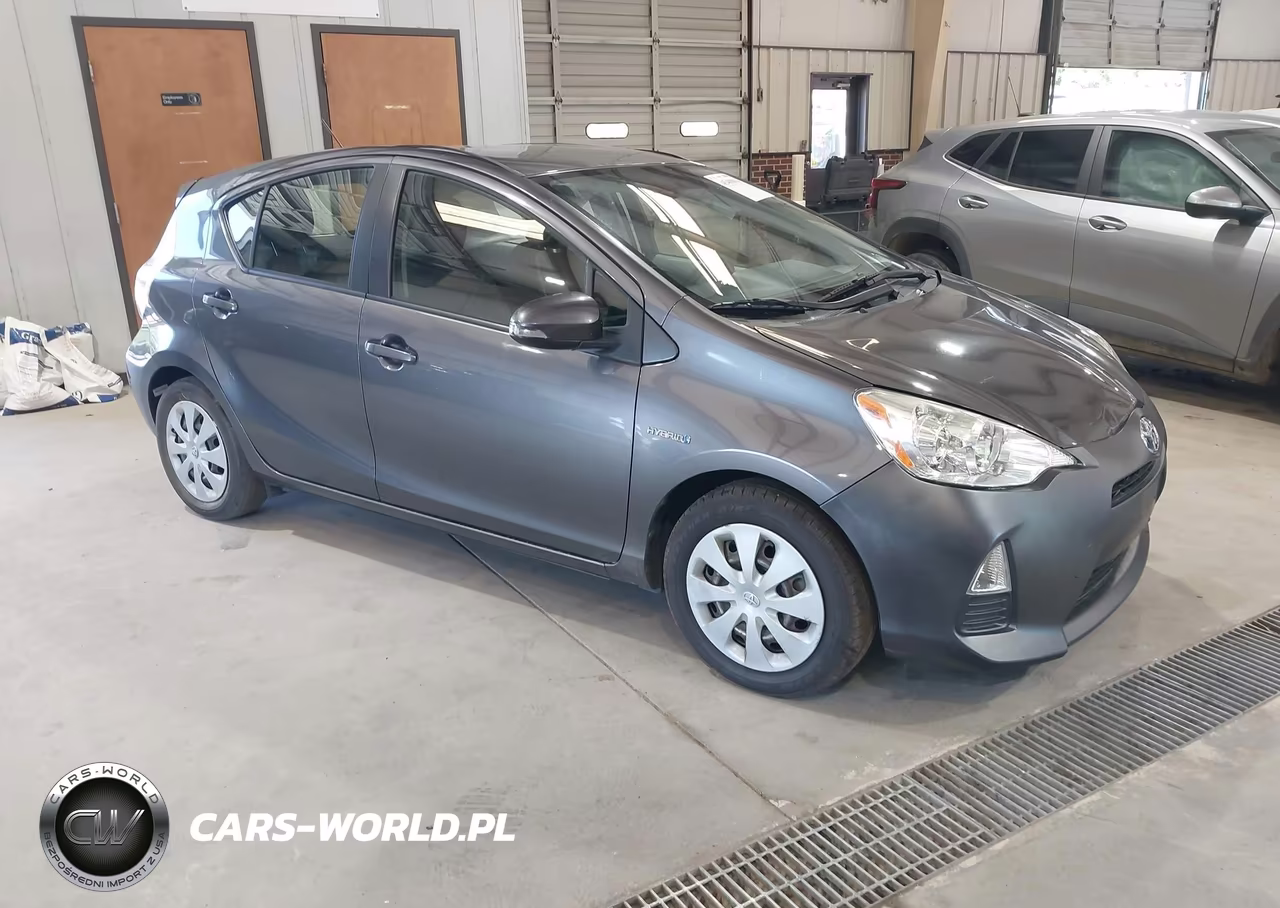 2013 Toyota Prius C Two