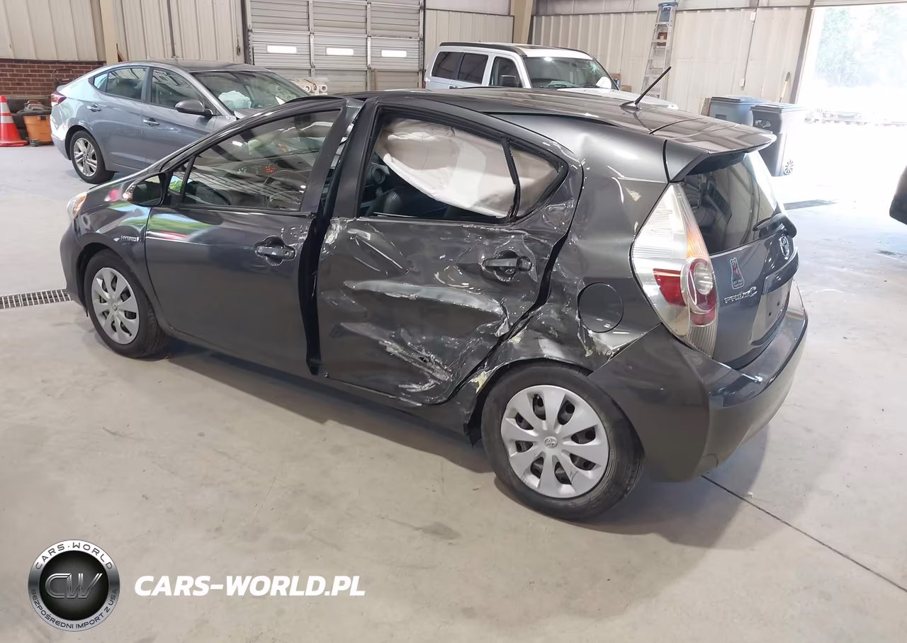 2013 Toyota Prius C Two VIN:JTDKDTB36D1546369 - 3