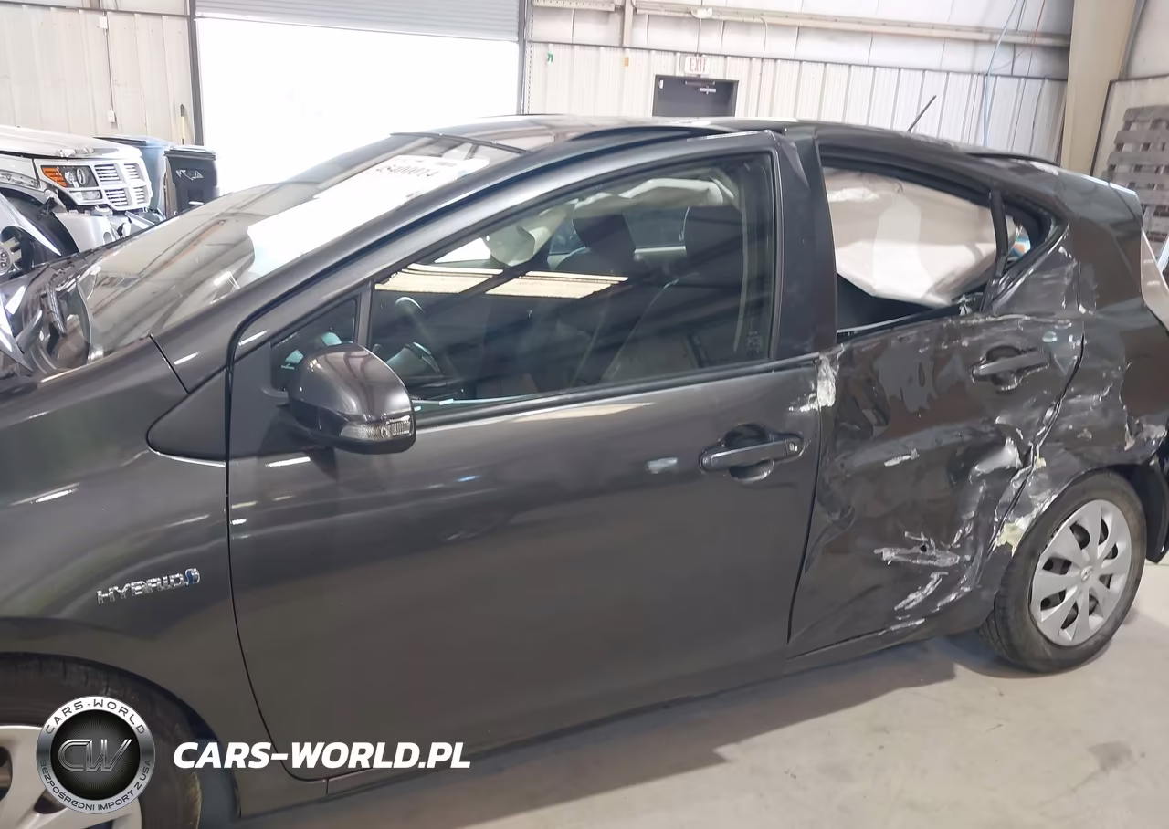 2013 Toyota Prius C Two VIN:JTDKDTB36D1546369 - 6