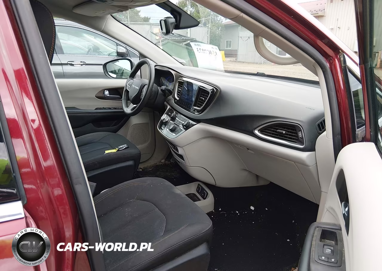 2017 Chrysler Pacifica Touring VIN:2C4RC1DG0HR528988 - 5