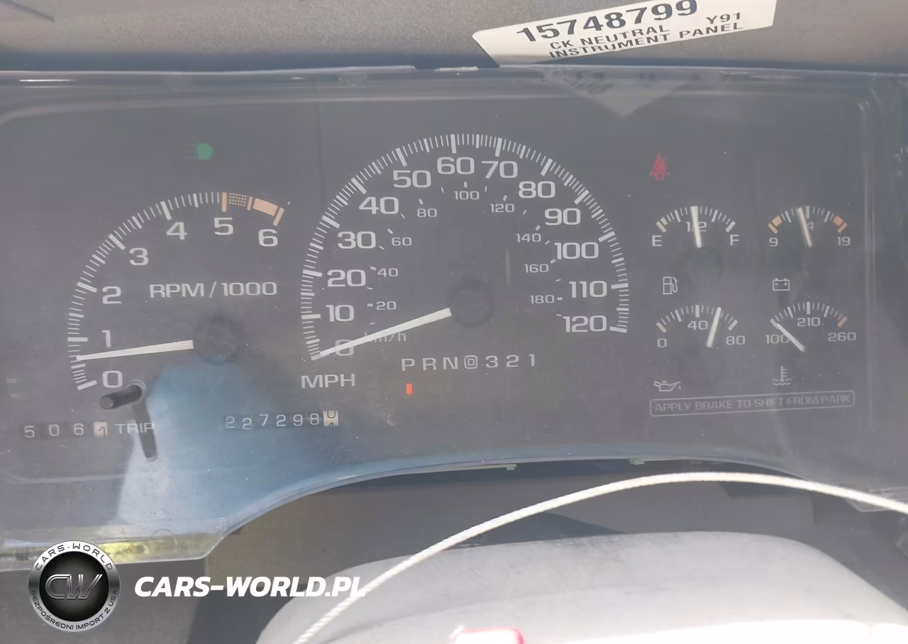 2000 Cadillac Escalade Standard VIN:1GYEK13R7YR124137 - 7