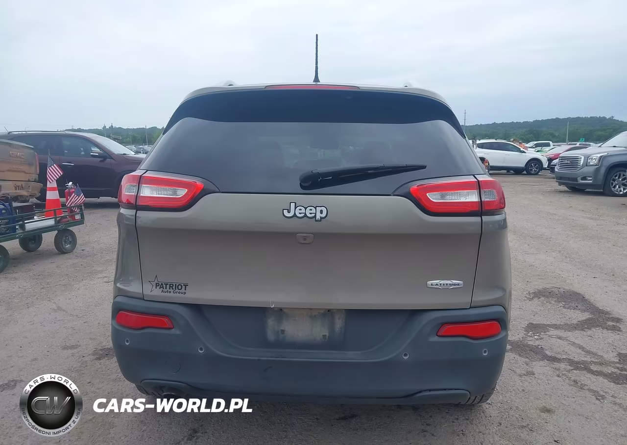 2016 Jeep Cherokee Latitude VIN:1C4PJLCB9GW288408 - 16