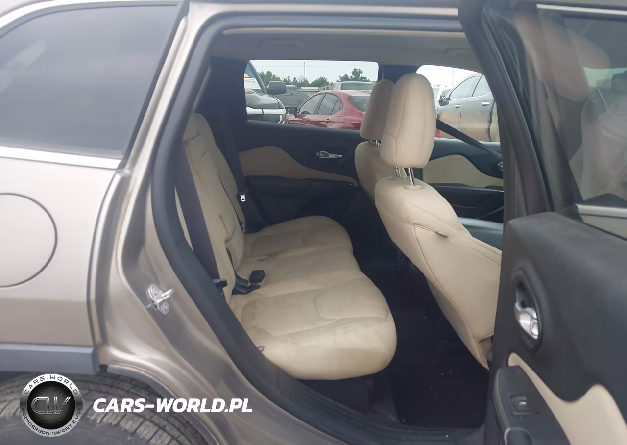 2016 Jeep Cherokee Latitude VIN:1C4PJLCB9GW288408 - 8