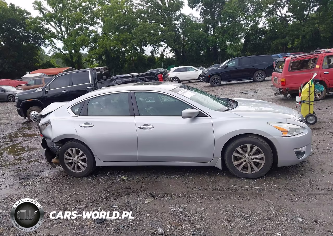 2015 Nissan Altima 2.5 S VIN:1N4AL3AP3FC100891 - 14