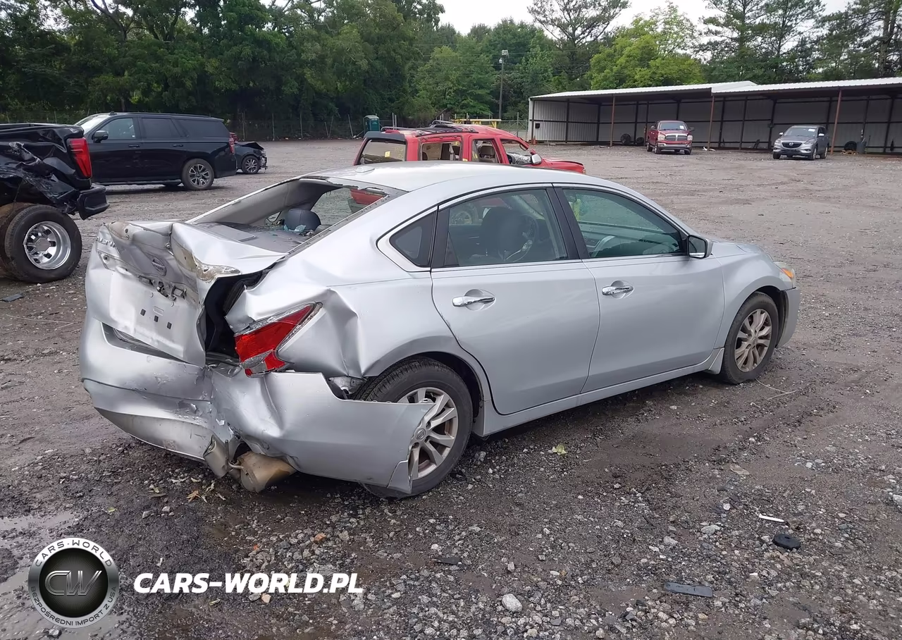 2015 Nissan Altima 2.5 S VIN:1N4AL3AP3FC100891 - 4