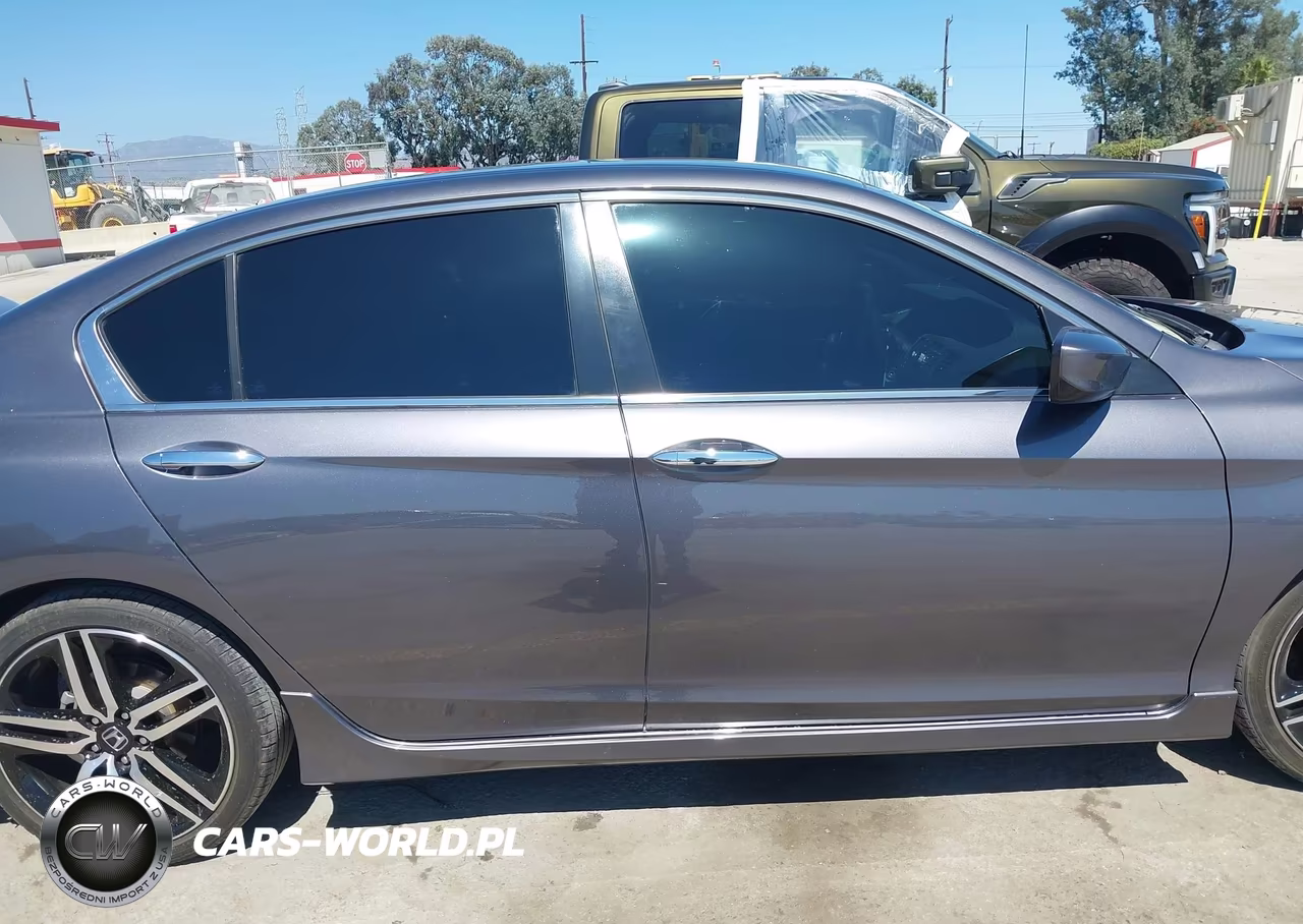 2017 Honda Accord Sport VIN:1HGCR2F56HA026093 - 13