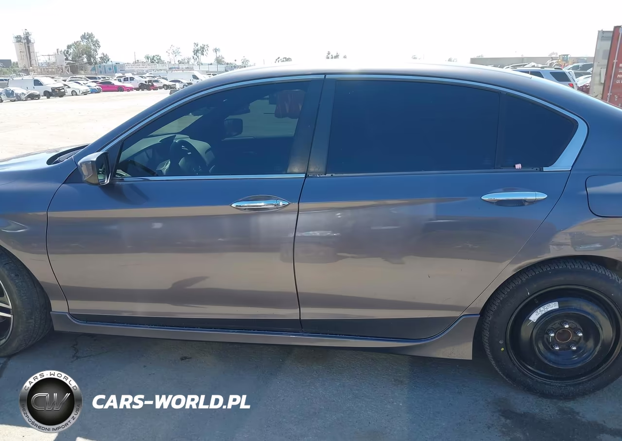 2017 Honda Accord Sport VIN:1HGCR2F56HA026093 - 14