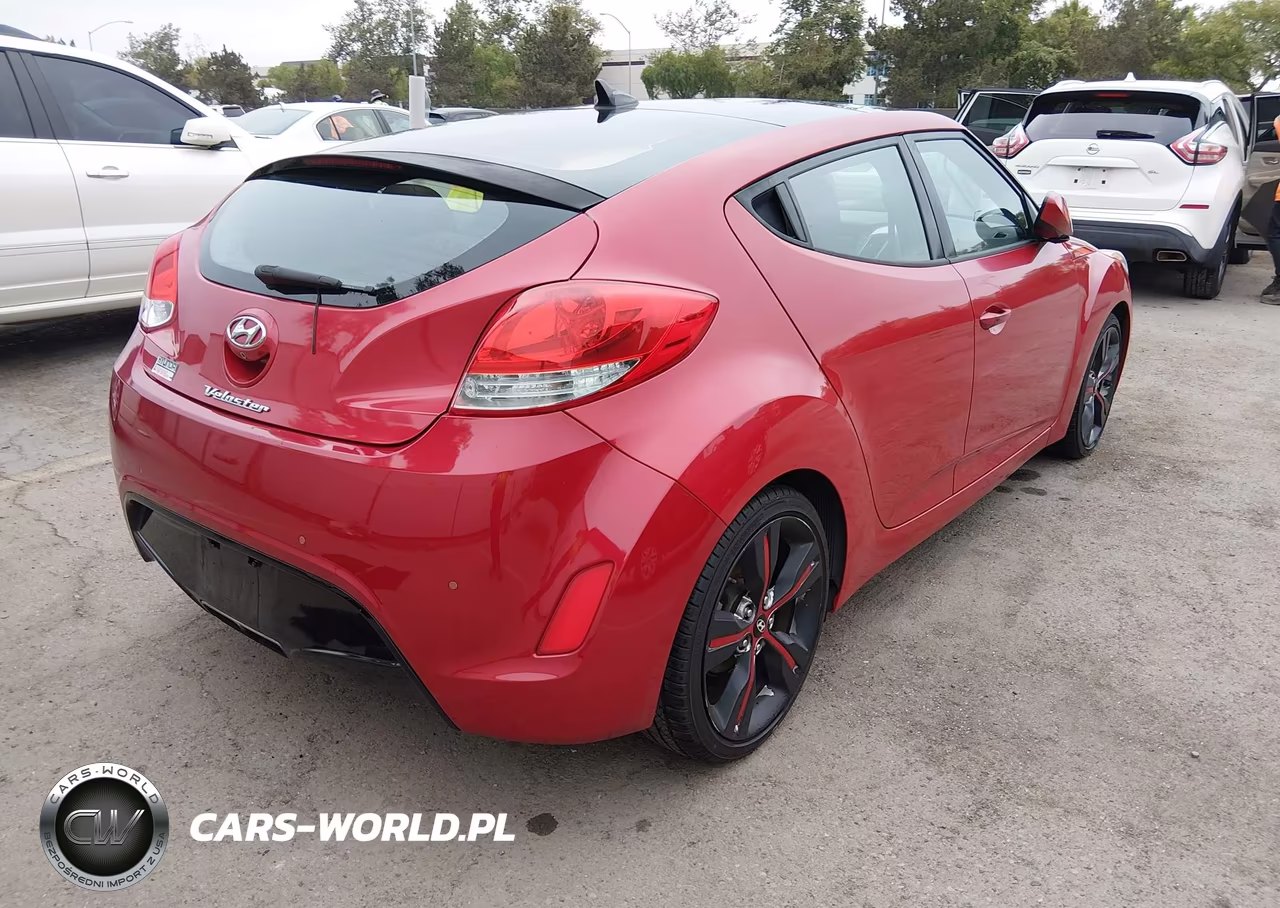 2015 Hyundai Veloster VIN:KMHTC6AD3FU241329 - 4