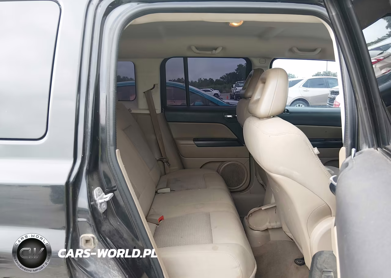 2009 Jeep Patriot Sport VIN:1J4FT28A49D130289 - 8