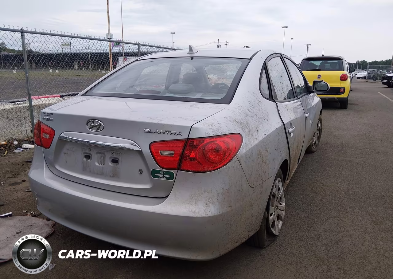 2010 Hyundai Elantra Gls VIN:KMHDU4AD7AU154919 - 4