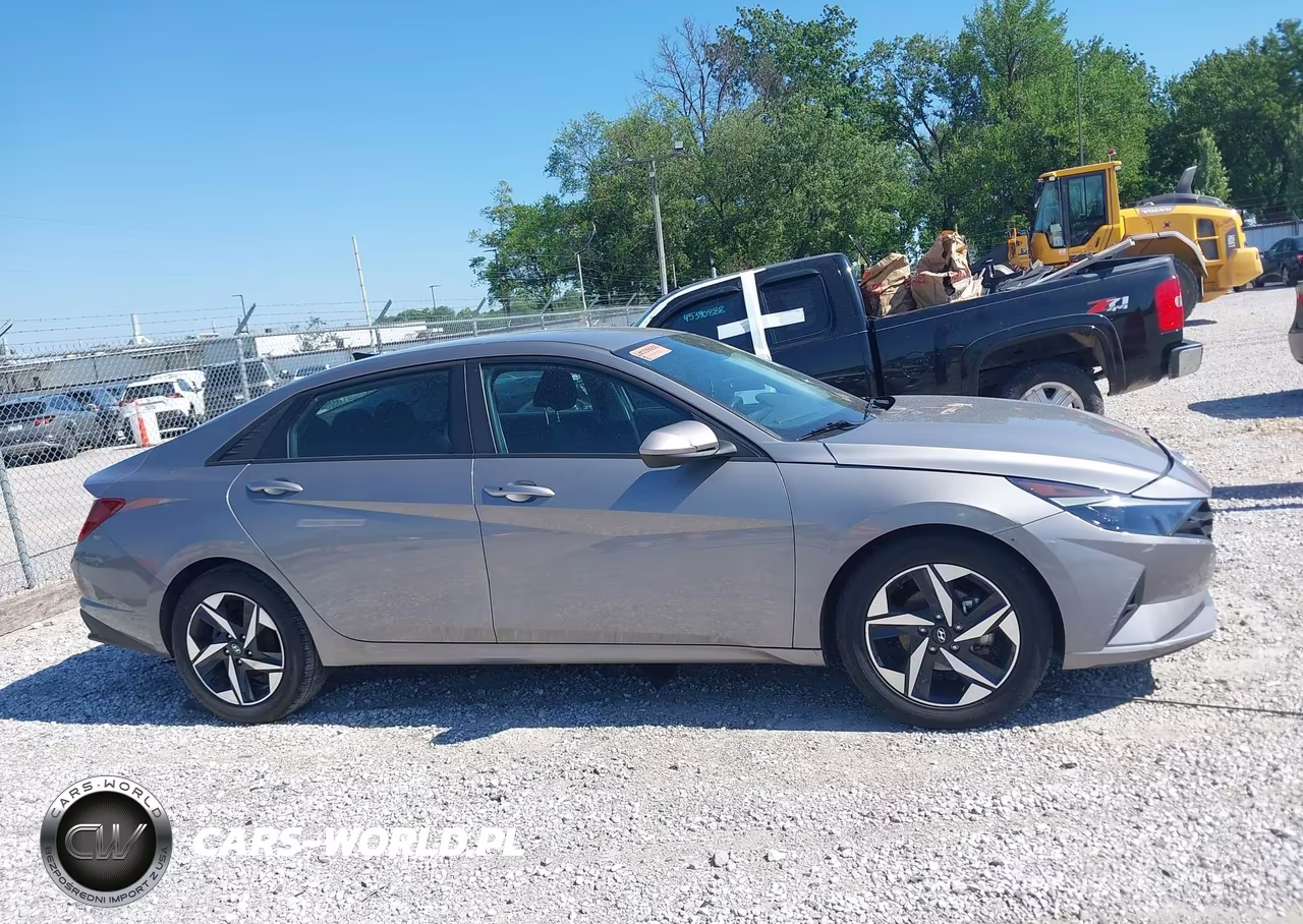 2023 Hyundai Elantra Sel VIN:KMHLS4AG4PU572357 - 13