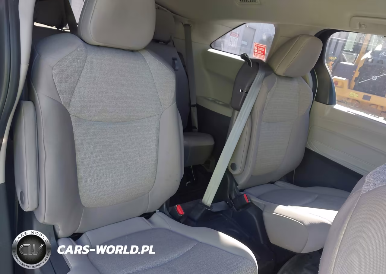 2024 Toyota Sienna Le VIN:5TDKSKFC2RS140268 - 8