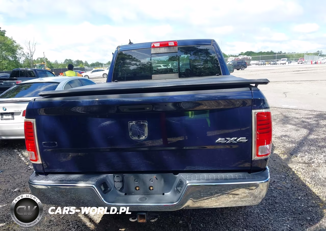 2015 Ram 1500 Laramie VIN:1C6RR7NG9FS733518 - 16