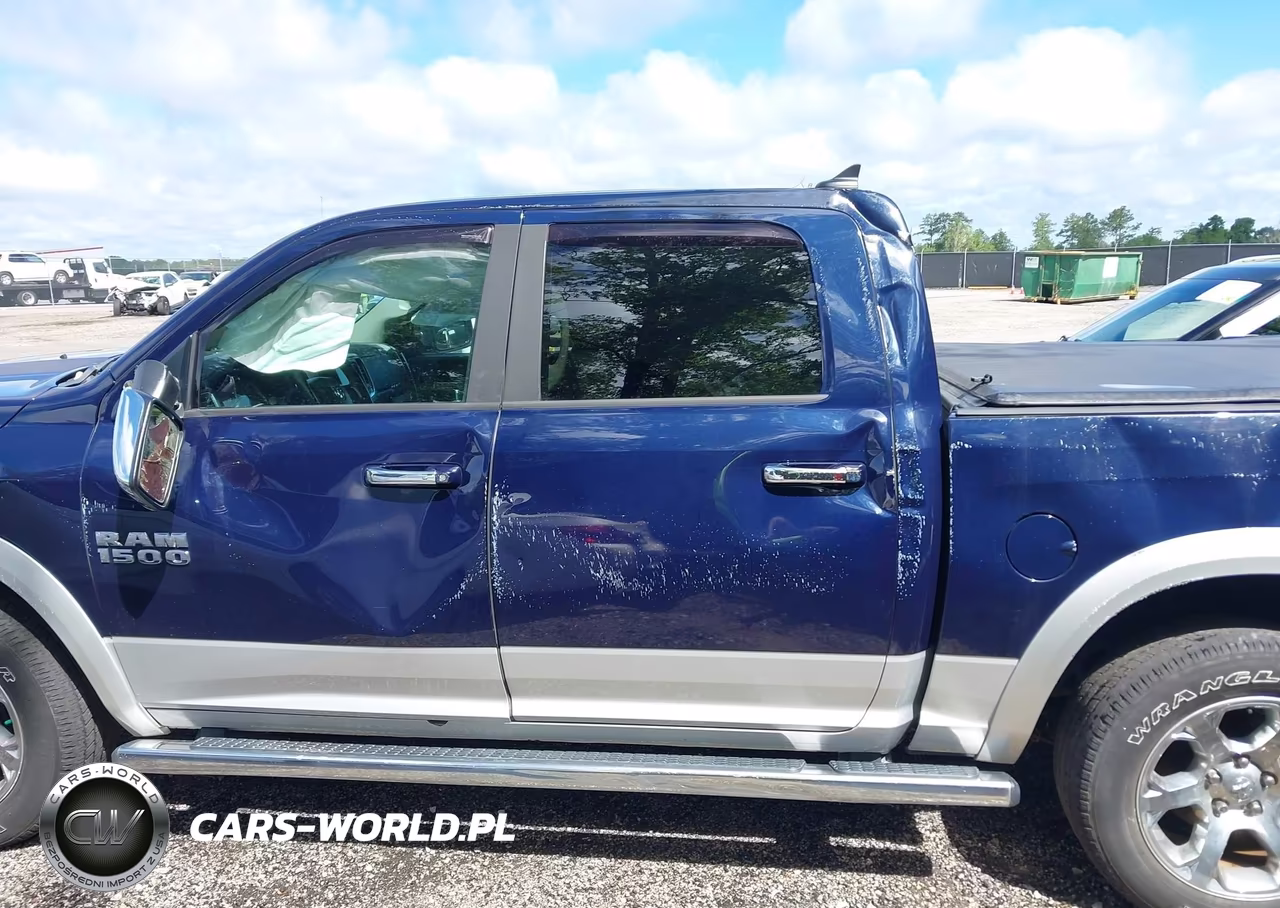 2015 Ram 1500 Laramie VIN:1C6RR7NG9FS733518 - 6