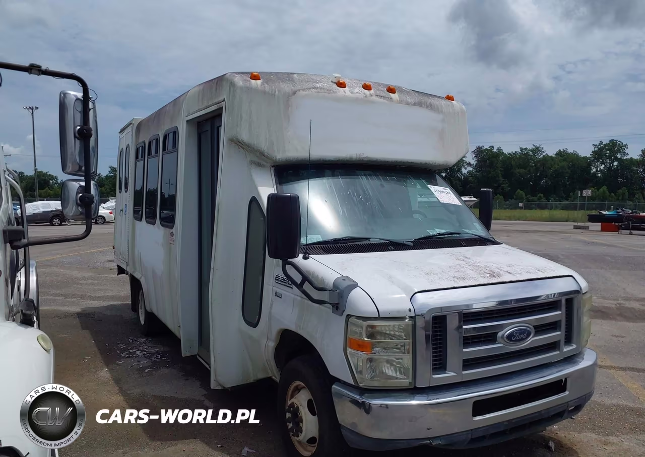 2012 Ford E-350 Cutaway