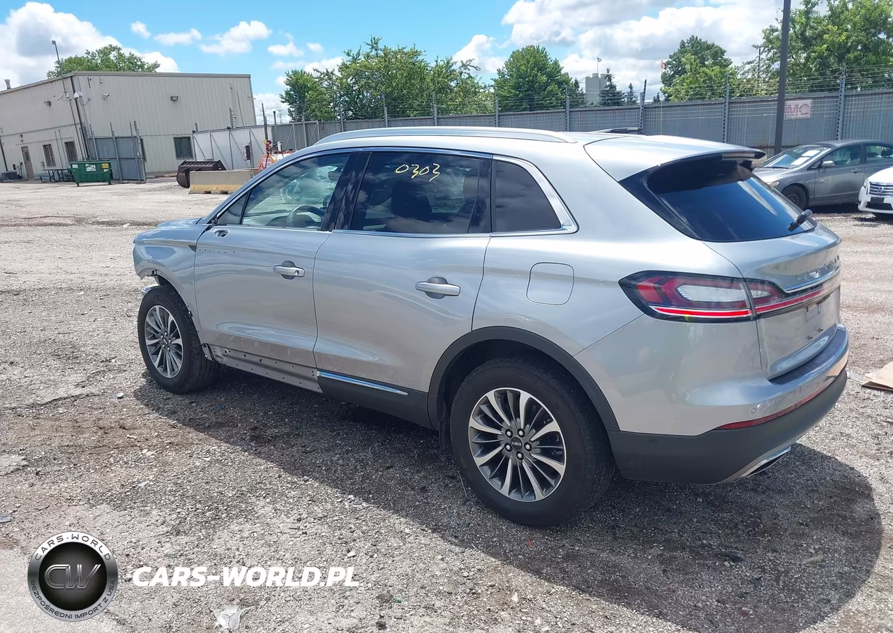 2023 Lincoln Nautilus Reserve VIN:2LMPJ8K95PBL05945 - 3