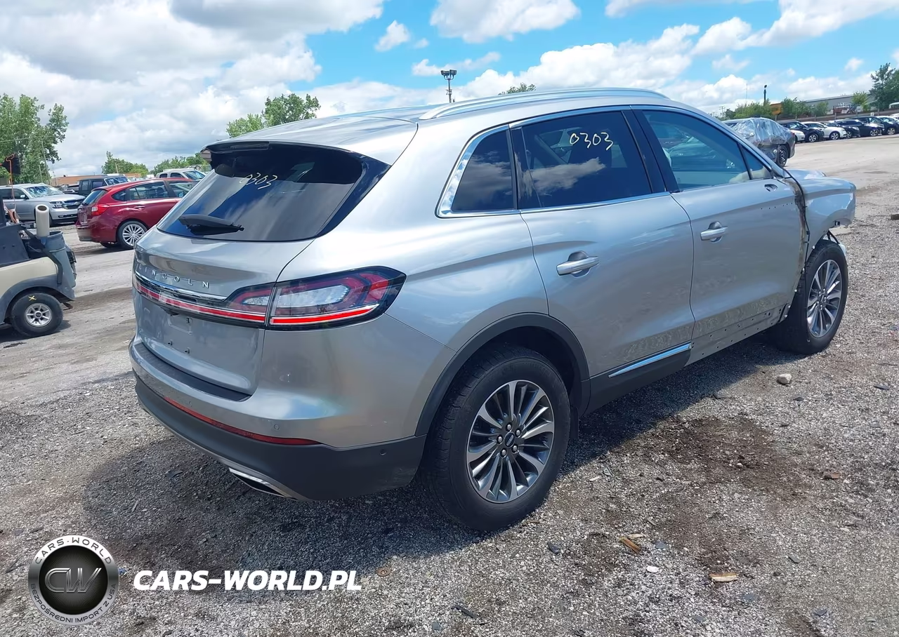 2023 Lincoln Nautilus Reserve VIN:2LMPJ8K95PBL05945 - 4