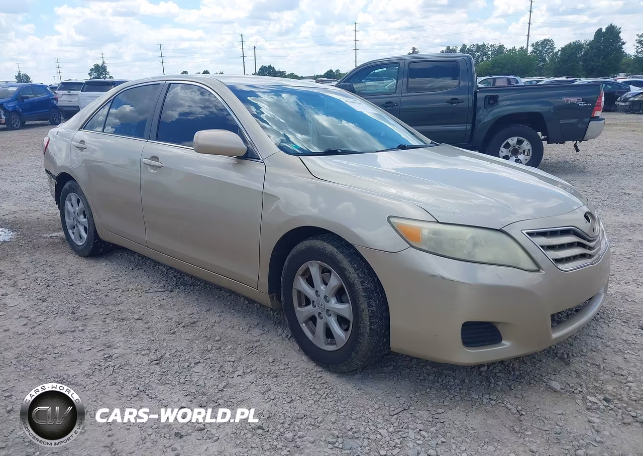 2011 Toyota Camry Le – zdjęcie 1 z 16