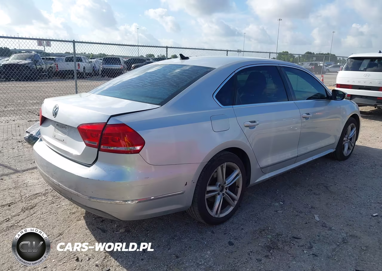 2012 Volkswagen Passat 2.0L Tdi Sel Premium VIN:1VWCN7A37CC082955 - 4