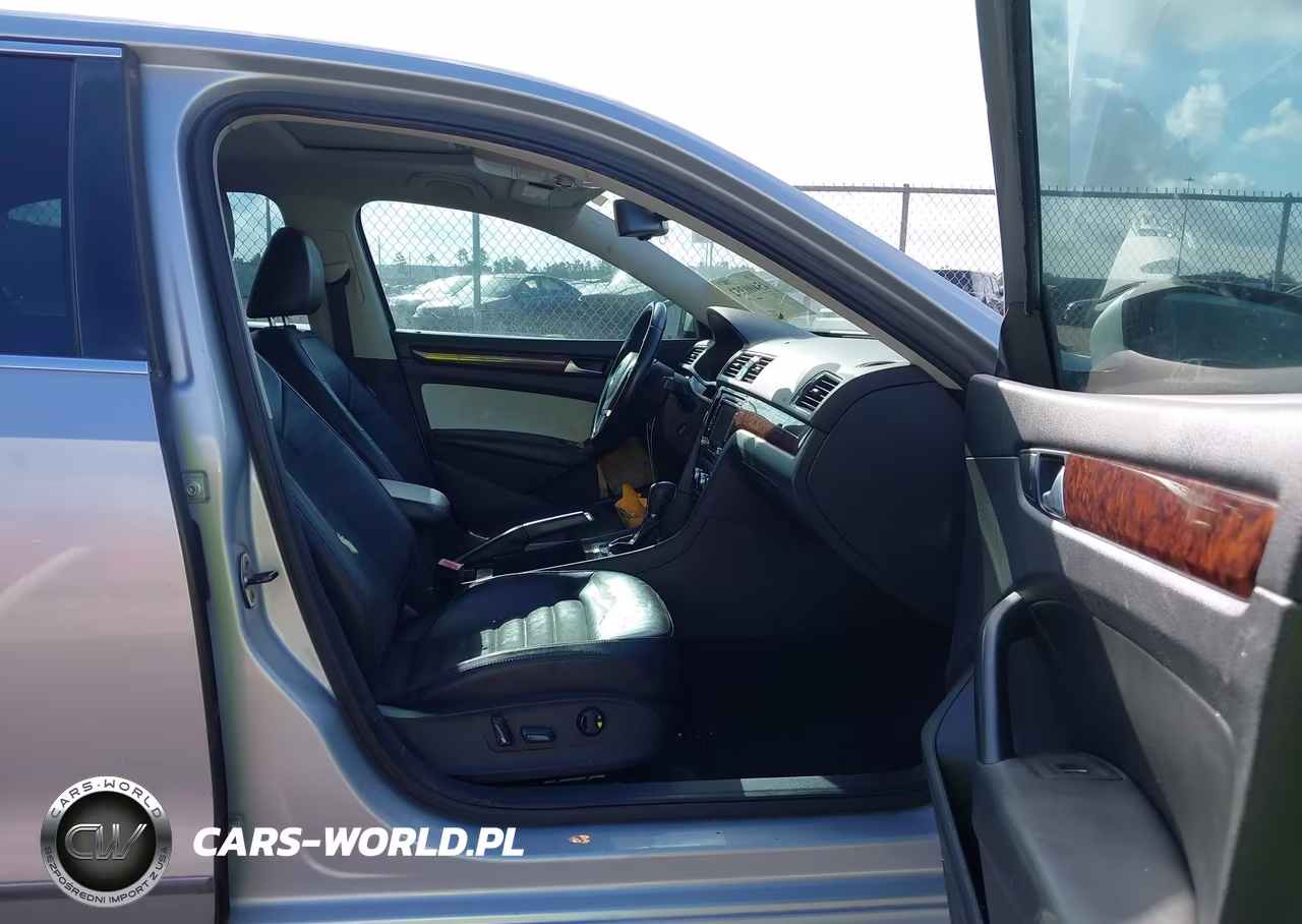 2012 Volkswagen Passat 2.0L Tdi Sel Premium VIN:1VWCN7A37CC082955 - 5