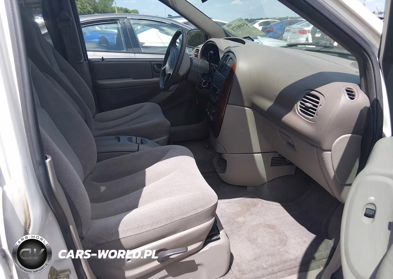 2003 Chrysler Town & Country Lx VIN:2C4GP44323R171235 - 5