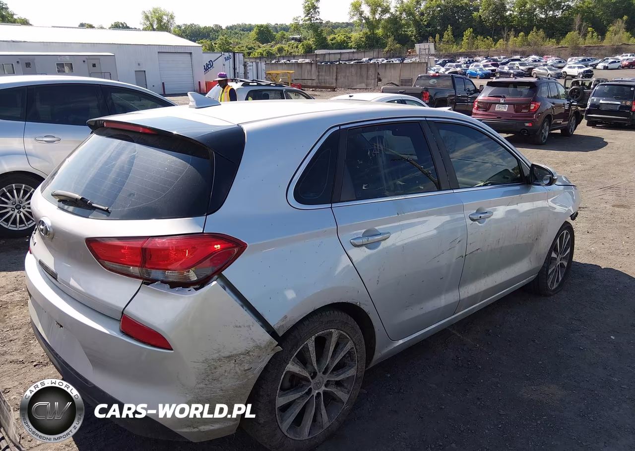2018 Hyundai Elantra Gt VIN:KMHH35LE3JU033403 - 4