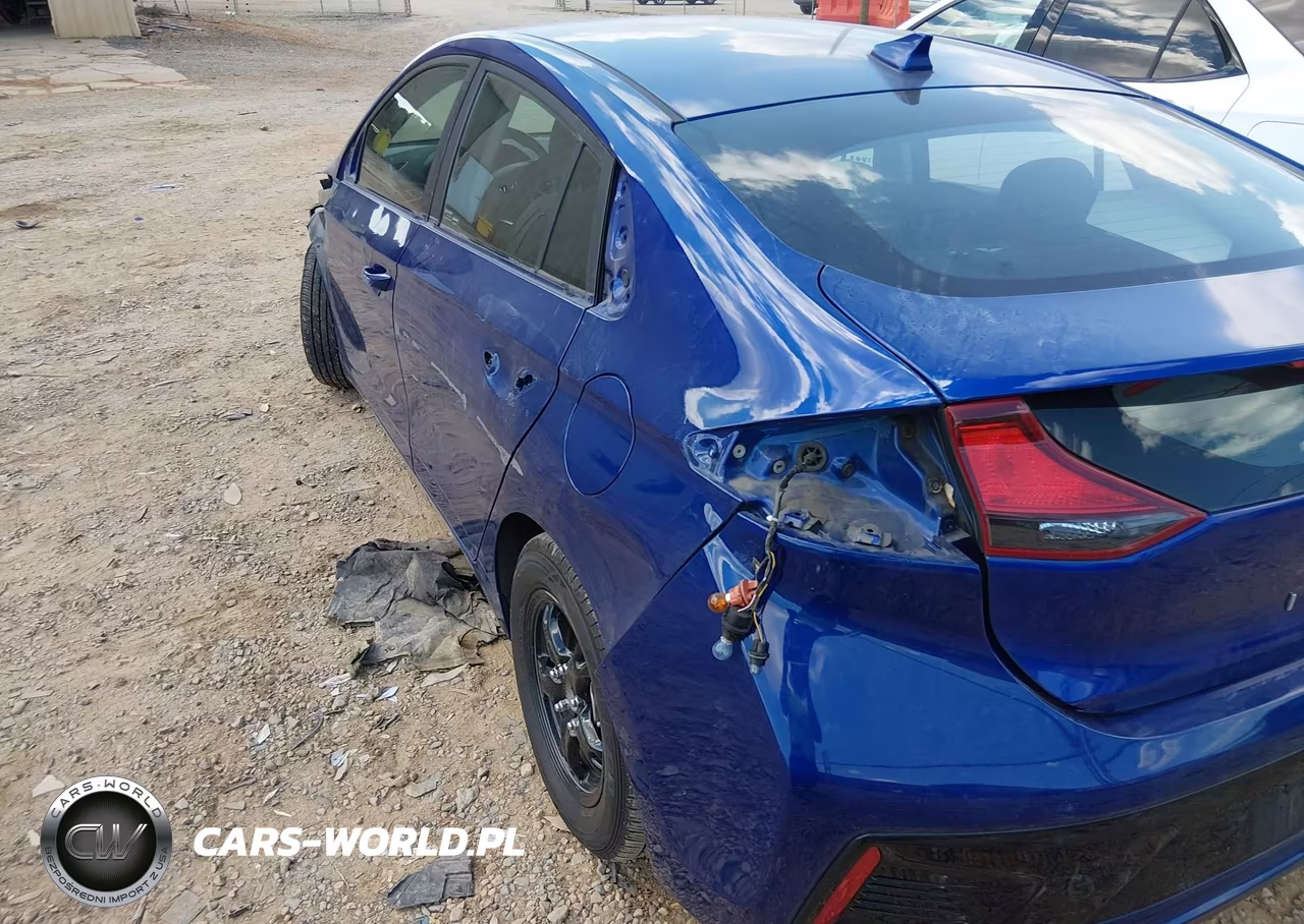 2019 Hyundai Ioniq Hybrid Blue VIN:KMHC65LC7KU179742 - 21