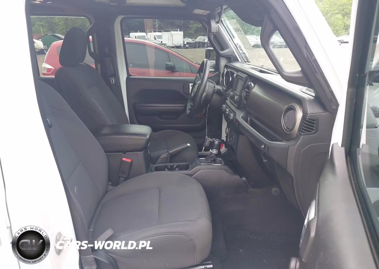2021 Jeep Wrangler Unlimited Sport 4X4 VIN:1C4HJXDN8MW526393 - 5